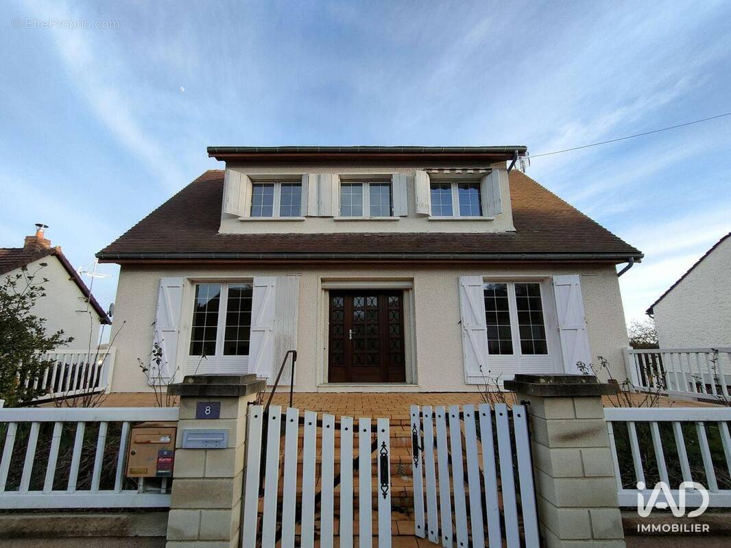 Photo 1 - Maison à BESSE-SUR-BRAYE