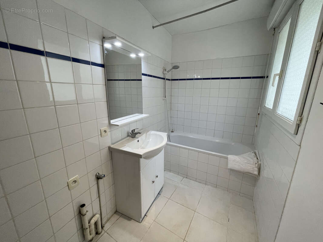 Appartement T3 duplex (côté cour) - Bordeaux PEY BERLAND (rue Castelmoron) - photo 7