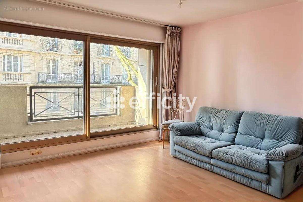 Appartement à PARIS-20E