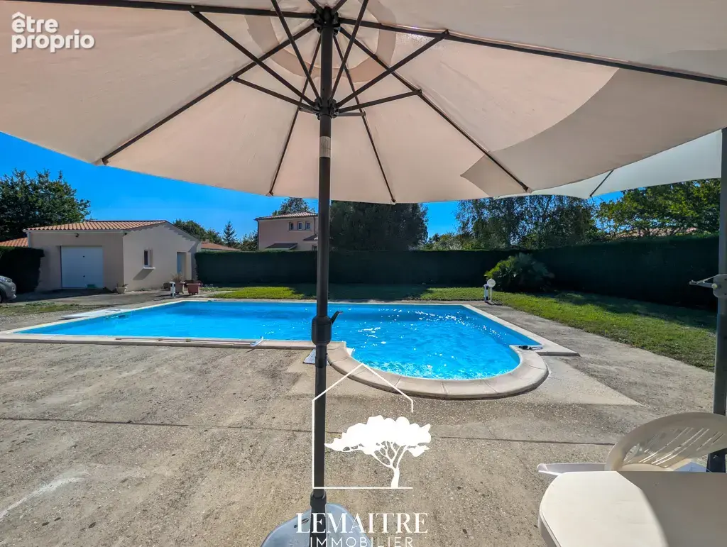 Maison de plain-pied avec piscine   4 chambres   grand terrain de 1 456 m2 - photo 14
