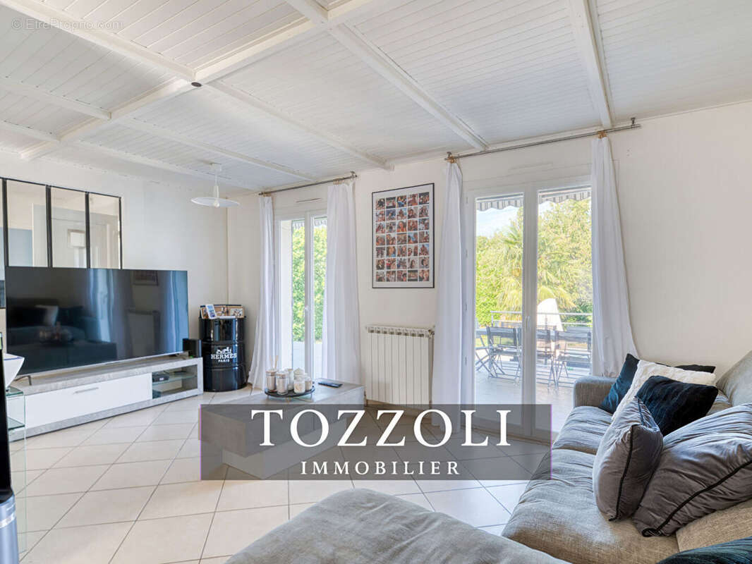 Maison à SAINT-LAURENT-DE-MURE