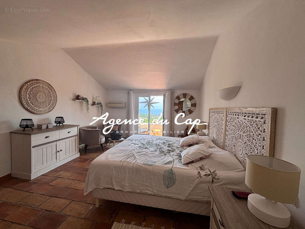 Maison à LES ISSAMBRES