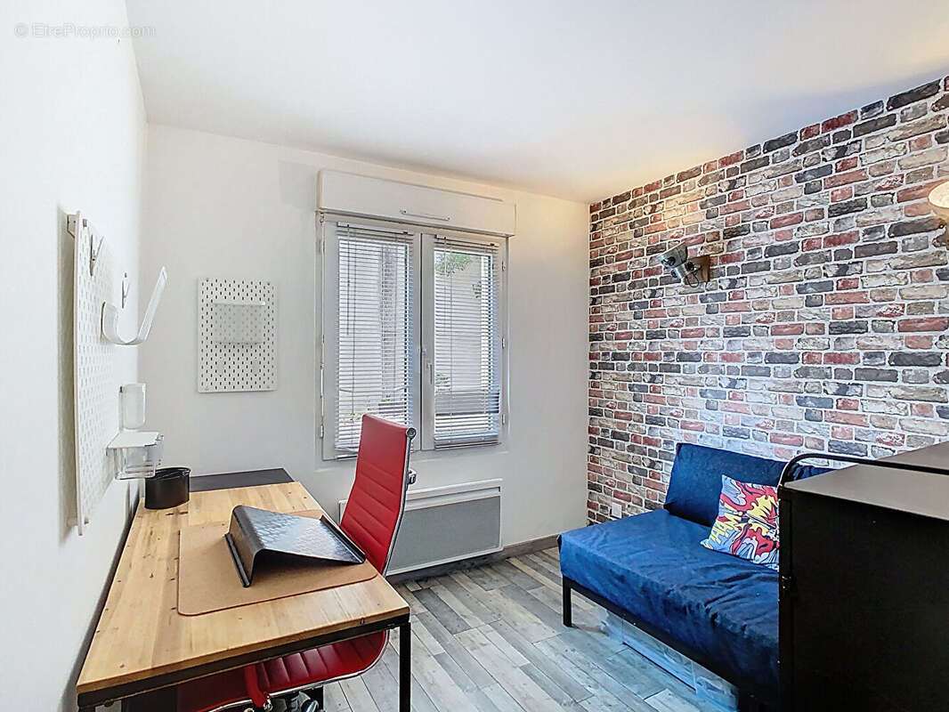 Tours Velpeau Appartement  T3 41.16 m2 rénové et meublé - photo 4