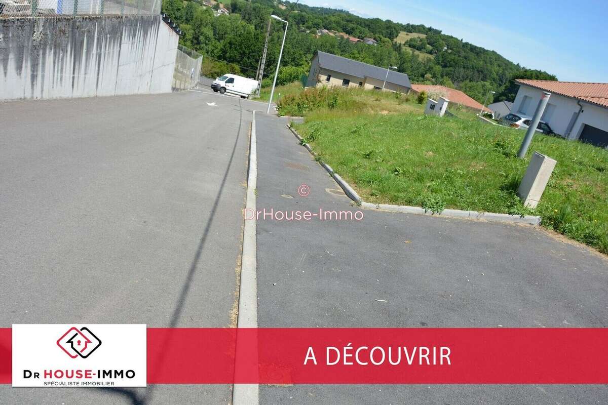 Terrain à AIXE-SUR-VIENNE