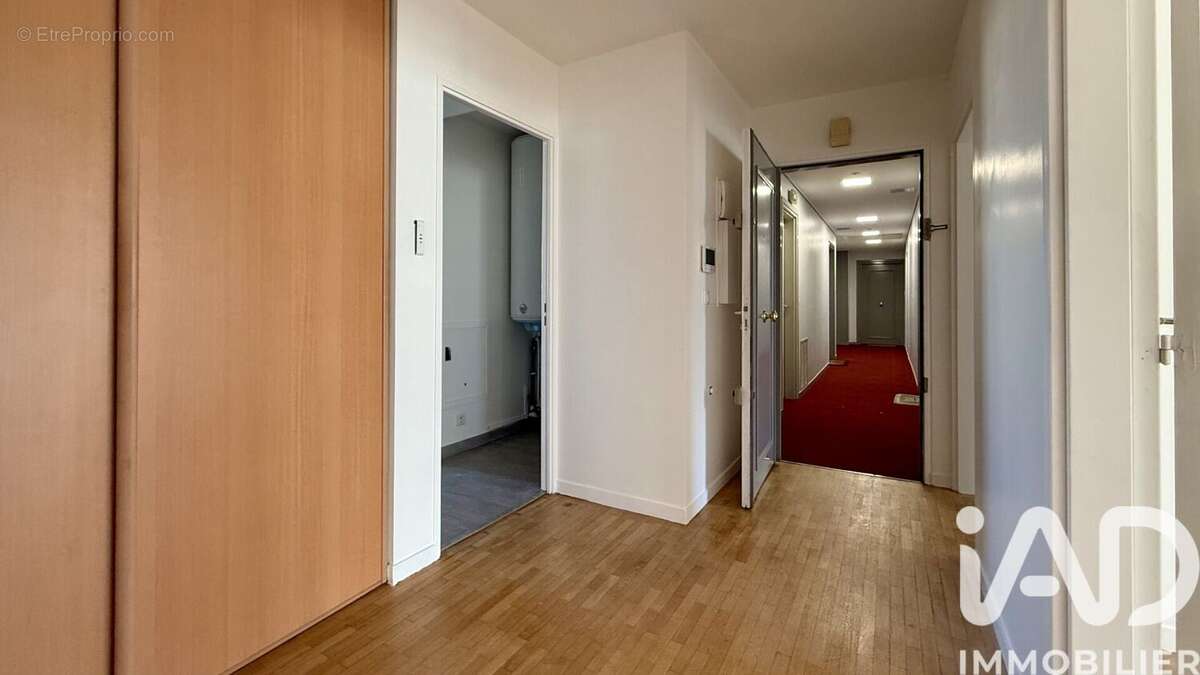 Photo 3 - Appartement à COURBEVOIE