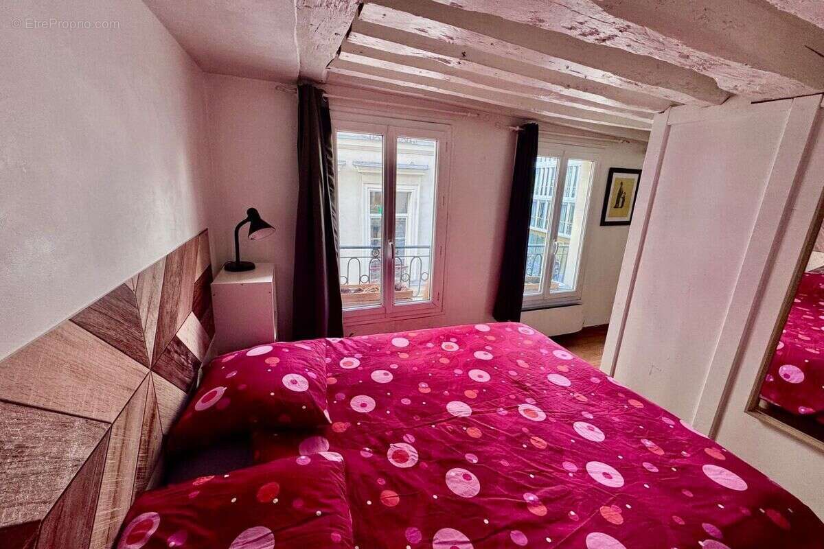 Appartement à PARIS-2E
