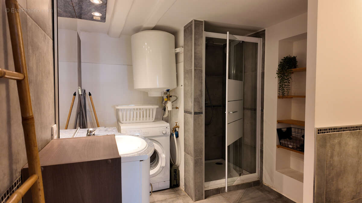 Appartement à ROQUEBRUNE-SUR-ARGENS