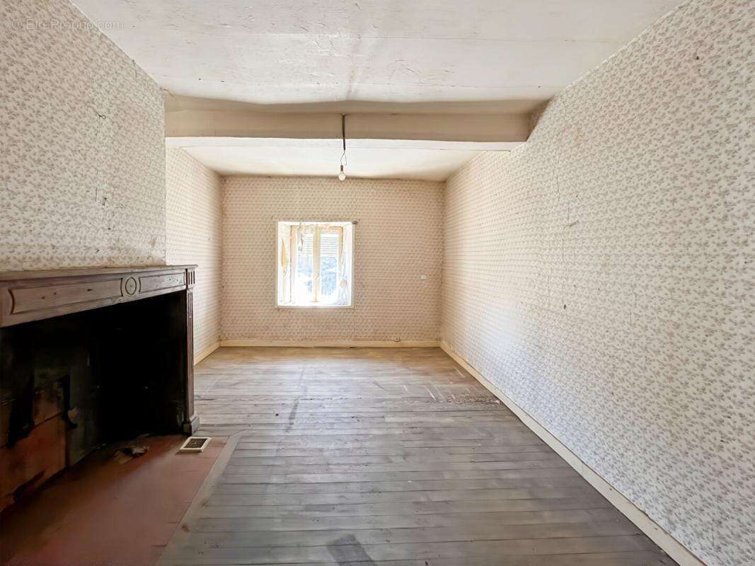 Maison à SAINT-PIERRE-SUR-VENCE