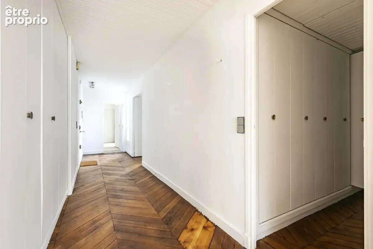 PARIS 9 - rue CHAPTAL - F5  + Cave + Chambre de service - photo 7