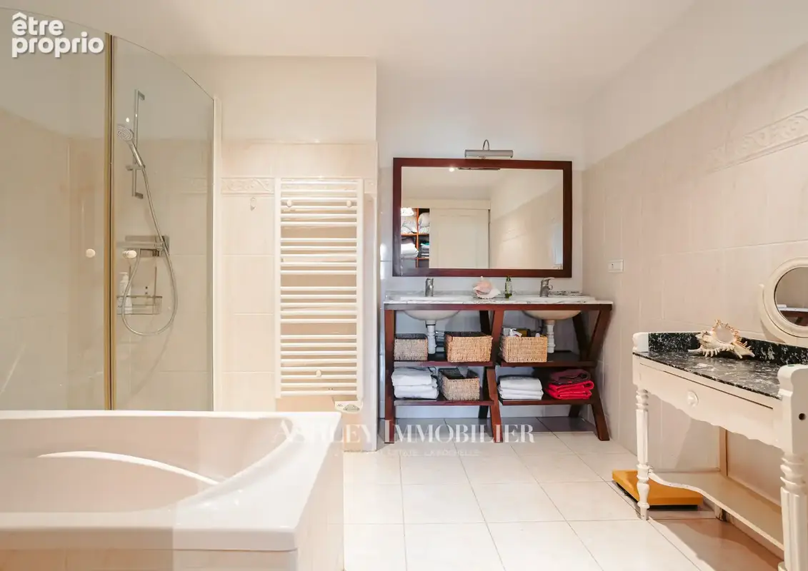 Appartement d'exception 188 m2 avec terrasse et vue sur le Chenal   La Rochelle - Quartier Médiathèque - photo 13