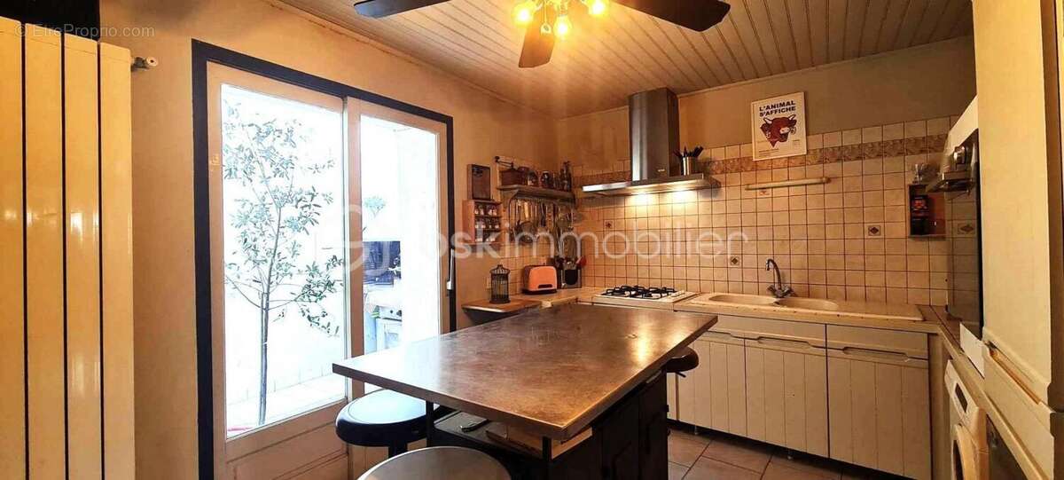 *** Maison de village de 146m²- Cour- Loggia- T2 en RDC- Vue- La Palme *** - photo 4