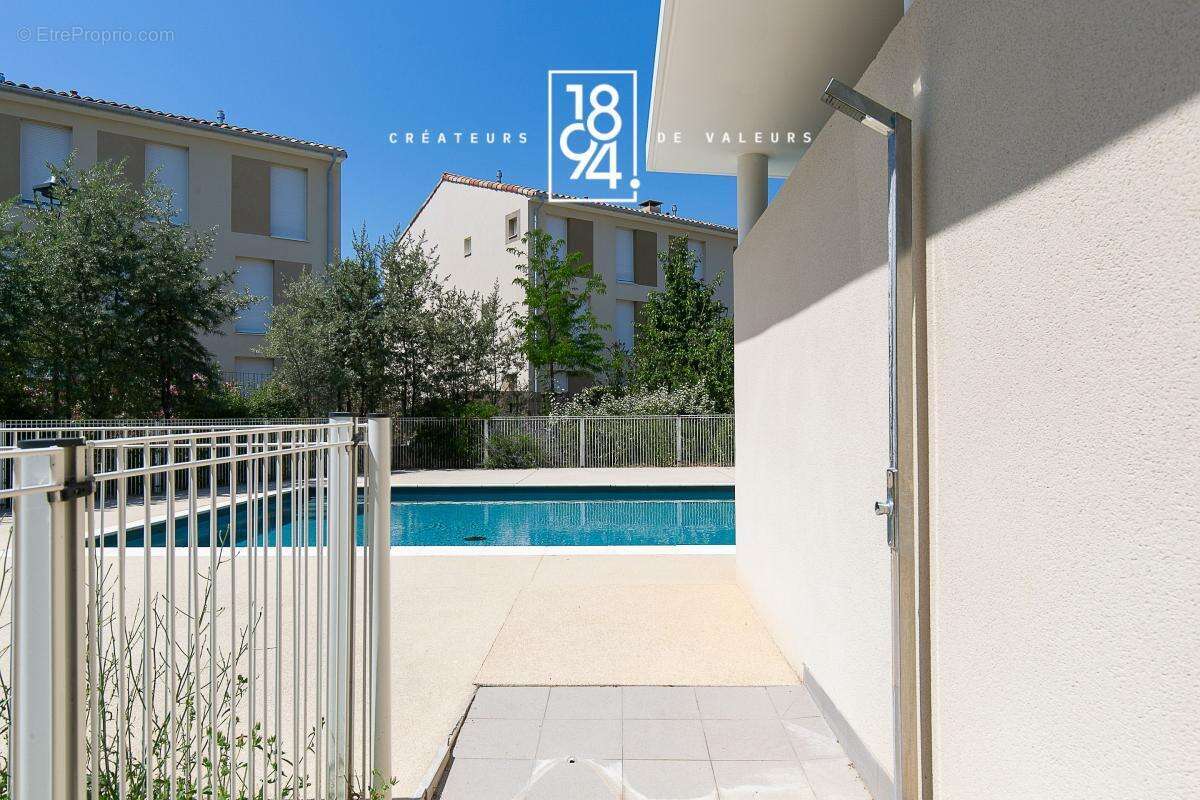 Appartement traversant avec place de stationnement et garage fermé au Puy Ste Réparade - photo 11