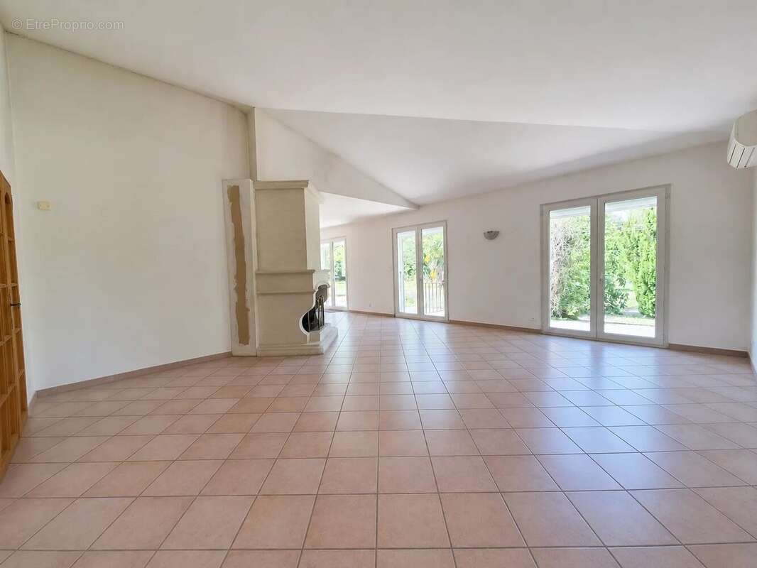 Maison 265 m² à Pernes-Les-Fontaines  - photo 6