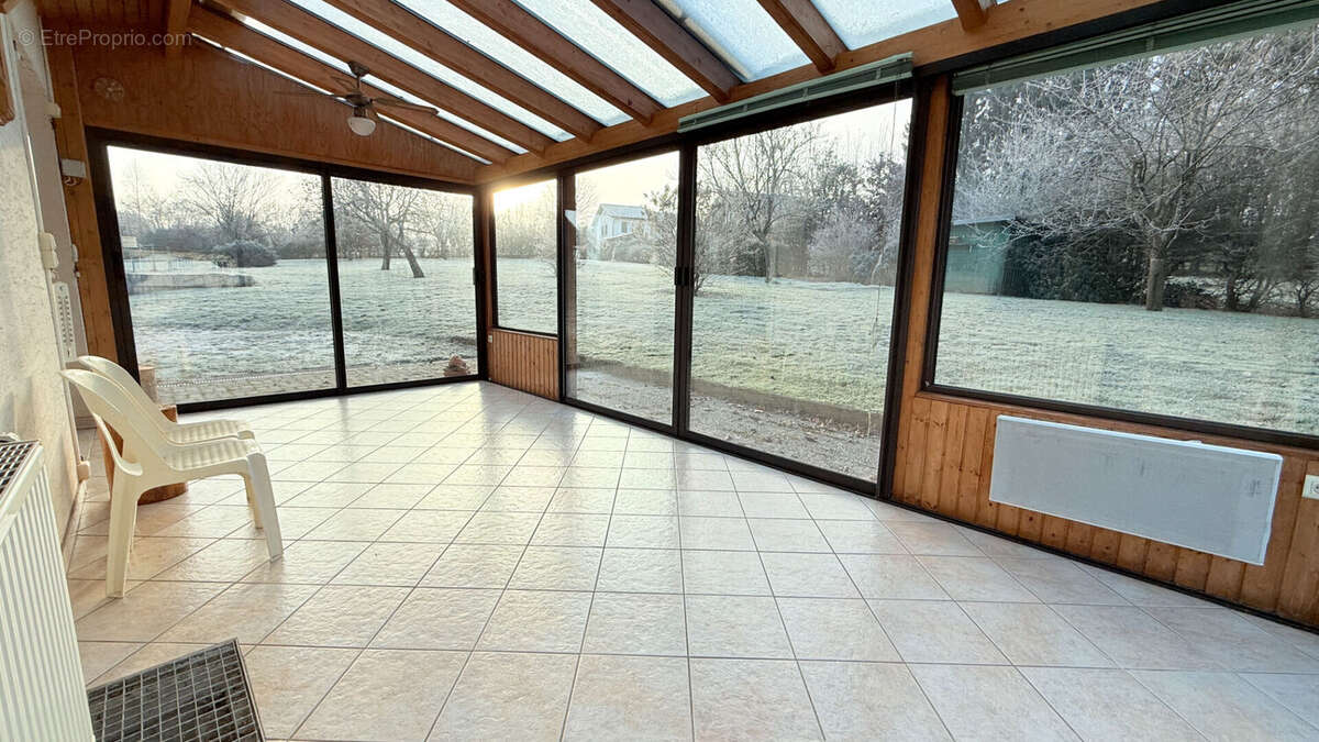 Maison à MENIL-SUR-BELVITTE