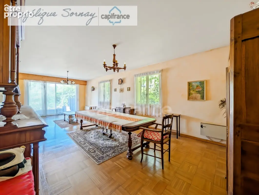 Louhans – 202 m² / 6 chambres / 2 500 m² / 4 garages – un potentiel rare ! - photo 9