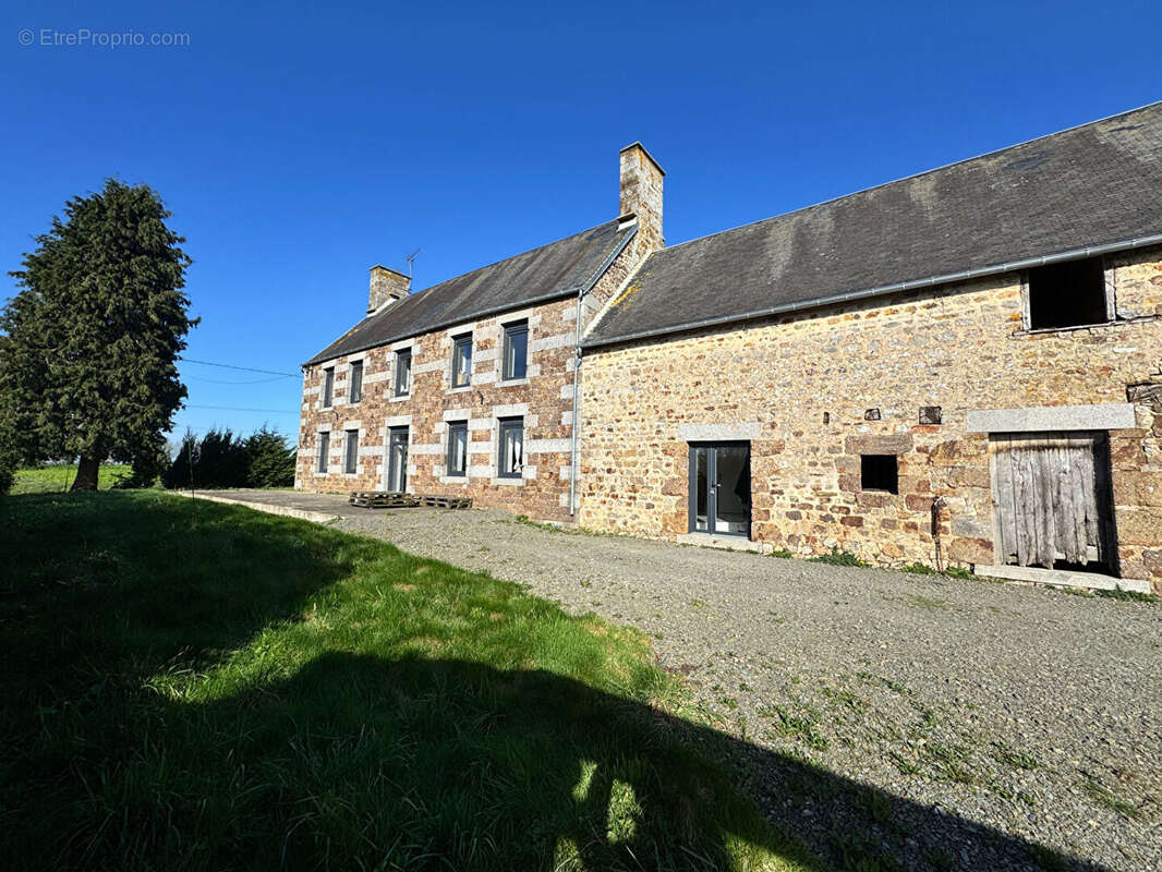 A vendre Maison en pierres 158 m² entièrement rénovée à 25 min de St-Lô - photo 2