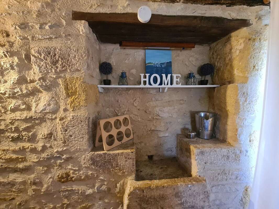 Maison à NADAILLAC-DE-ROUGE