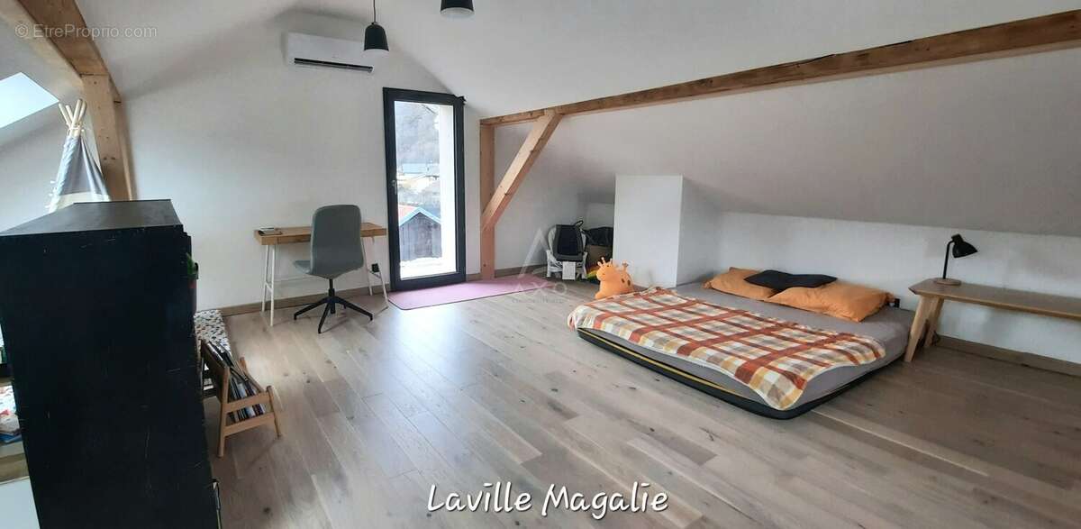 Maison à GRIGNON