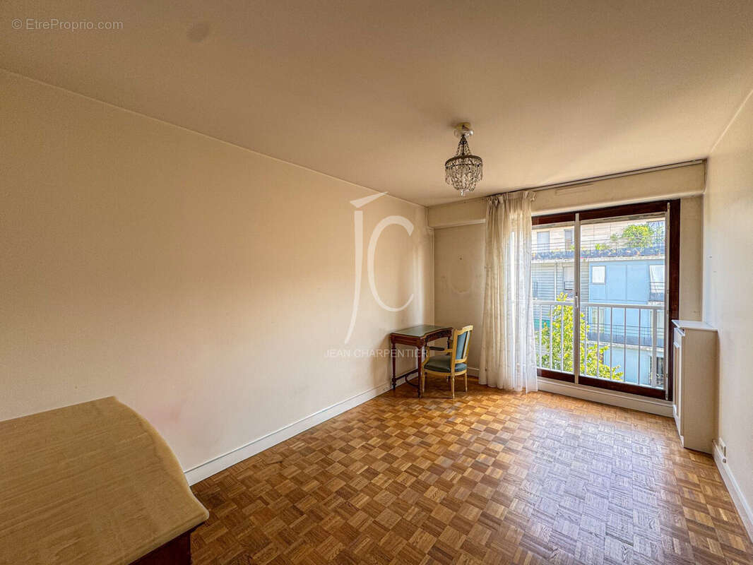 Appartement à PARIS-19E