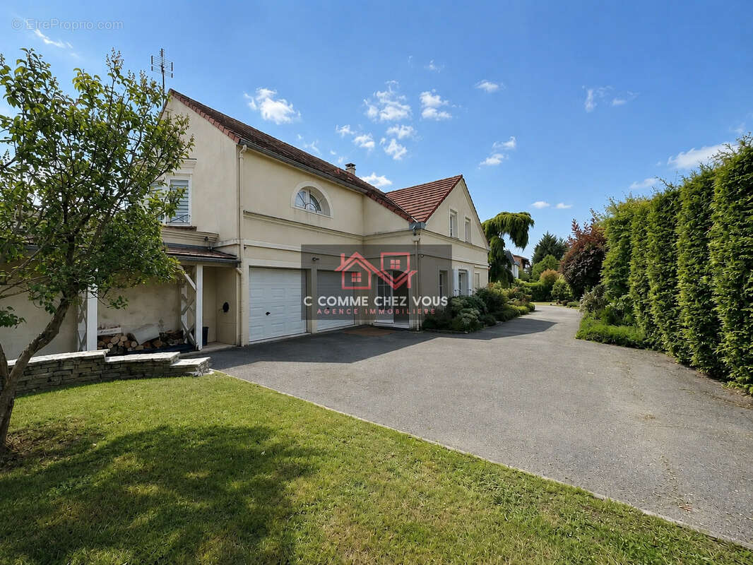 Maison à OZOIR-LA-FERRIERE