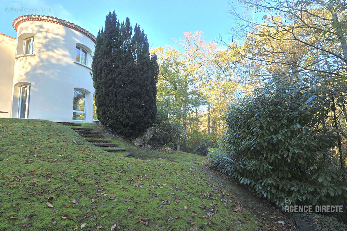 Maison à SAINT-SEBASTIEN-SUR-LOIRE