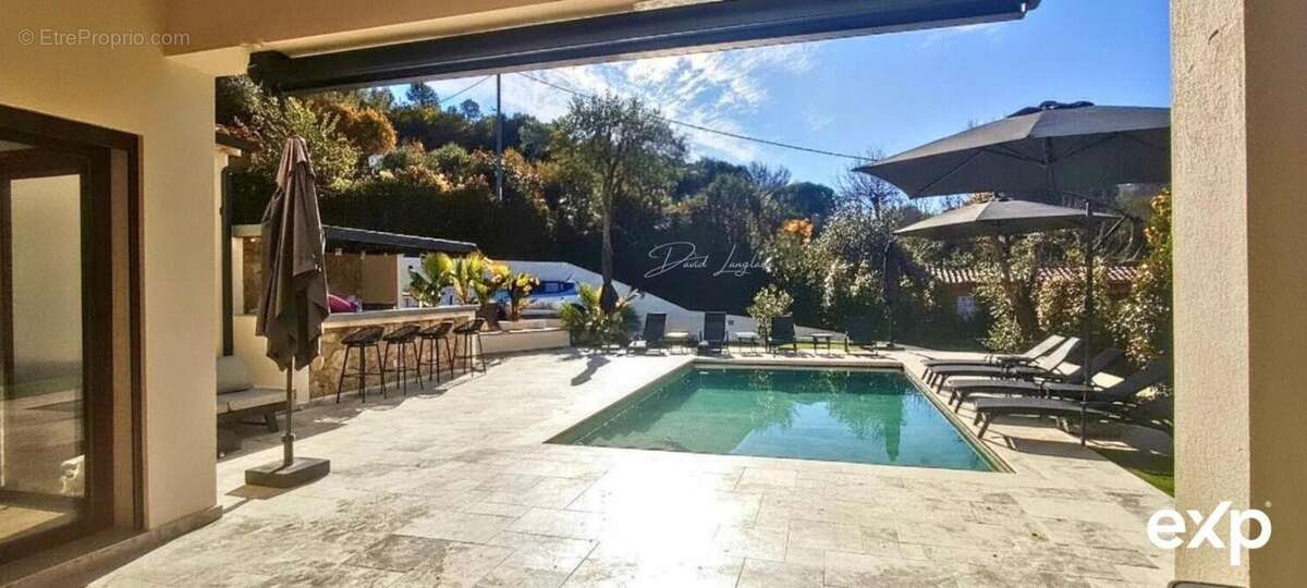 Maison à ROQUEFORT-LES-PINS