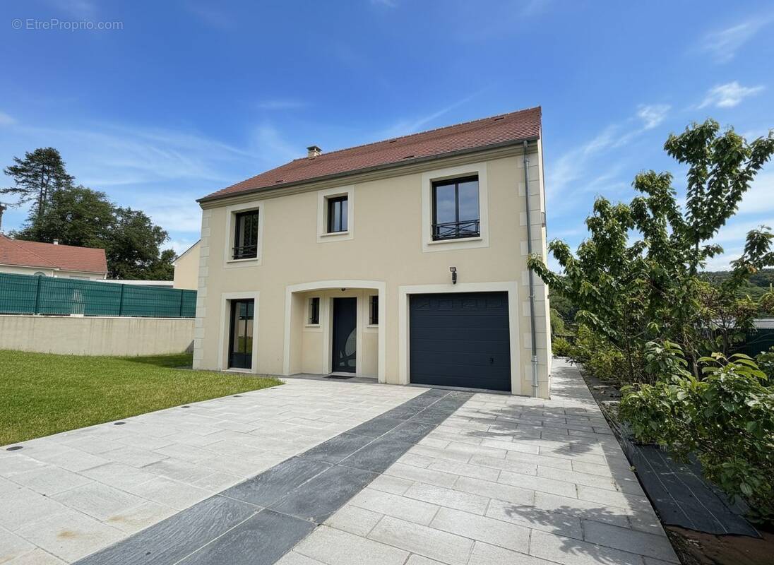 Maison à MONTLIGNON