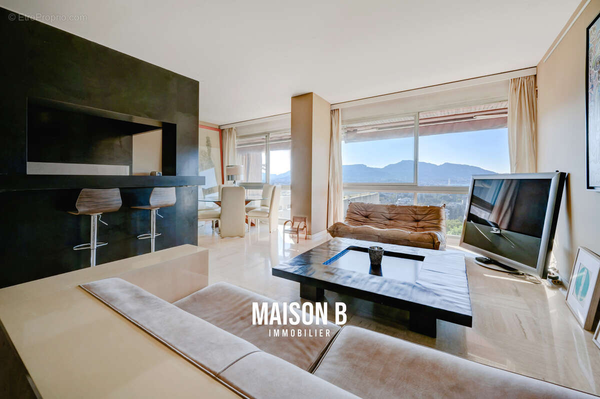 Appartement à MARSEILLE-8E