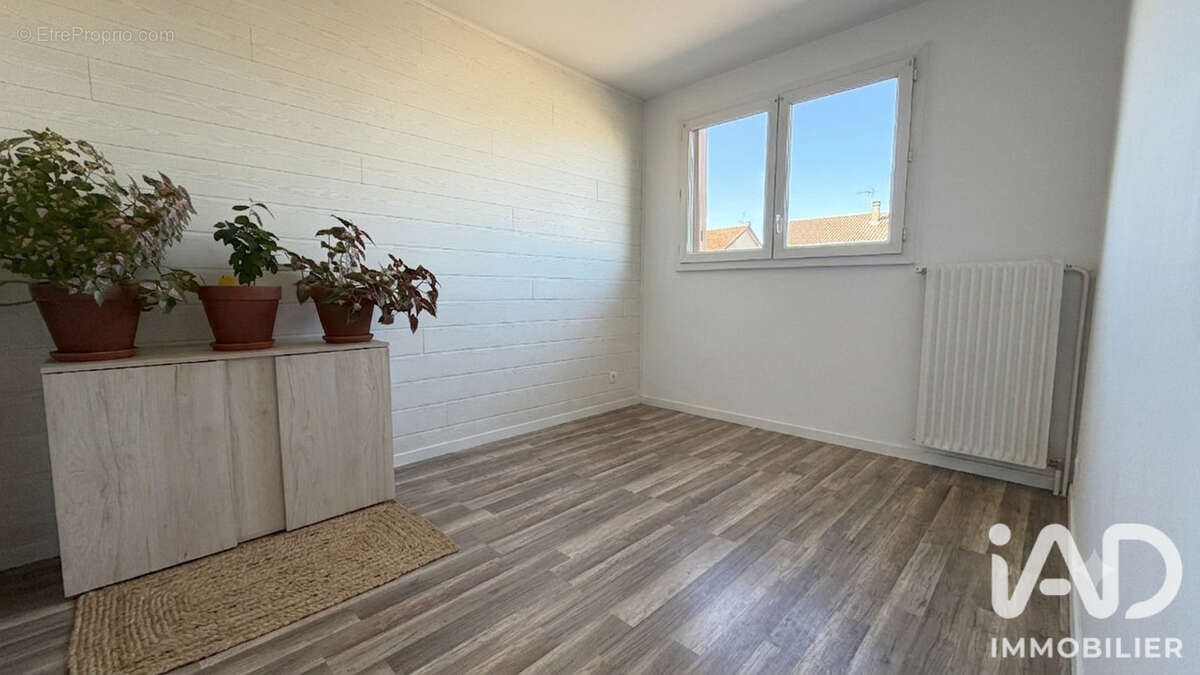 Appartement 56 m² à Les Clayes-Sous-Bois  - photo 5