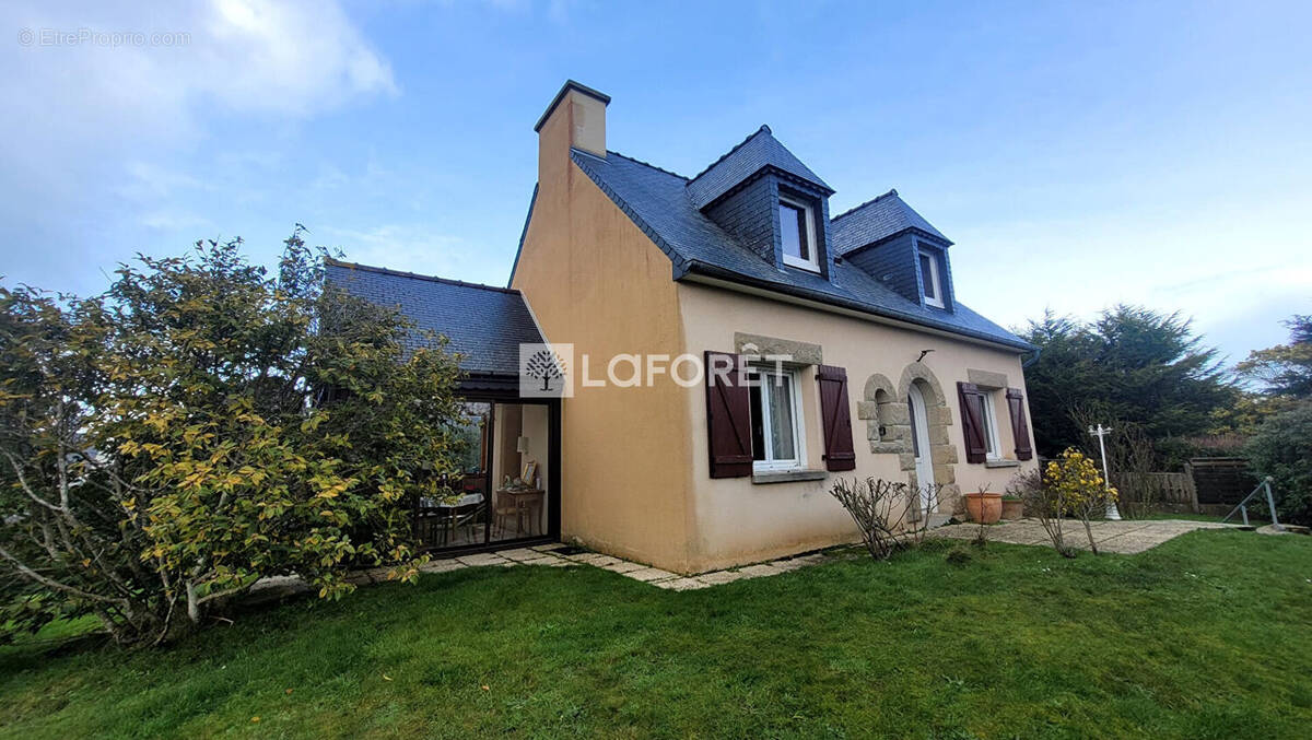 Maison à PLOUEZEC