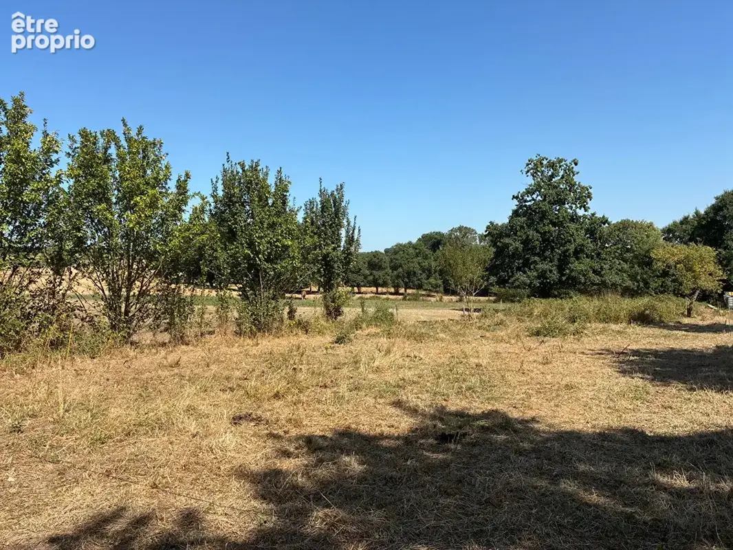 Terrain à JUGON-LES-LACS