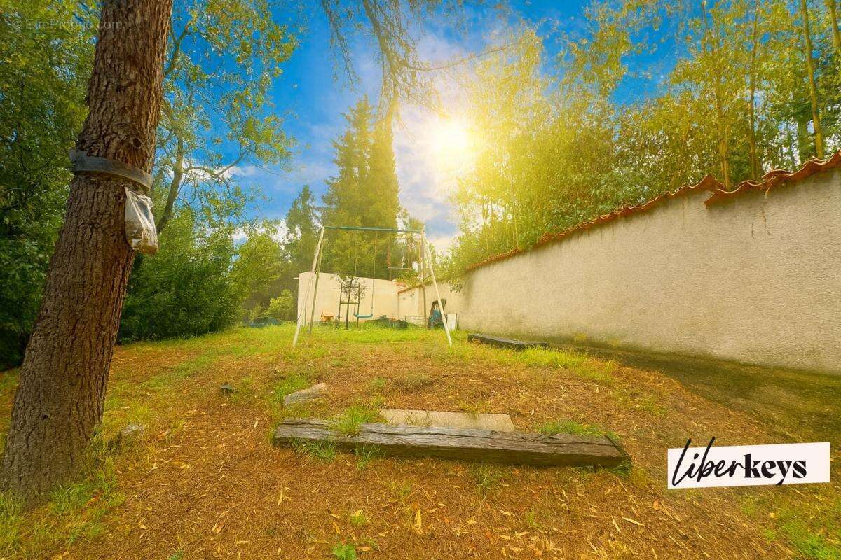 Appartement à MOUGINS