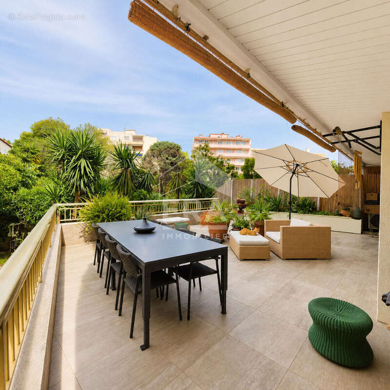 Appartement à LE CANNET
