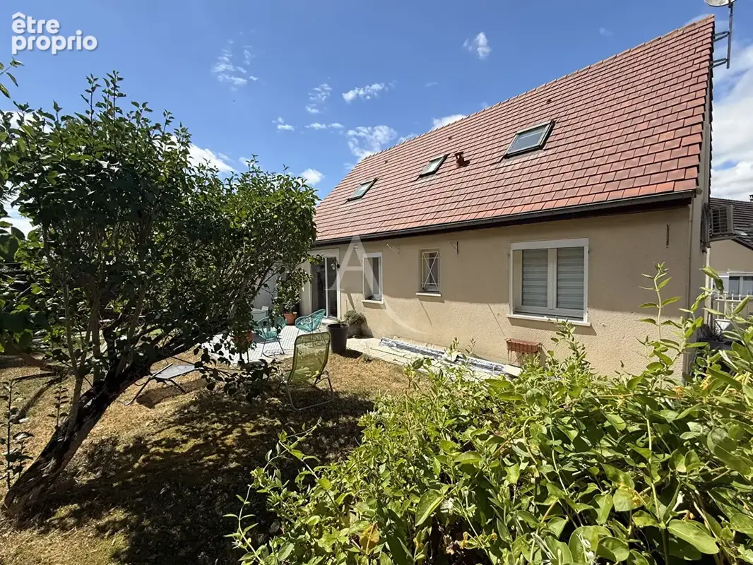 Photo Maison à Le Chatelet-En-Brie au prix de 296 800€