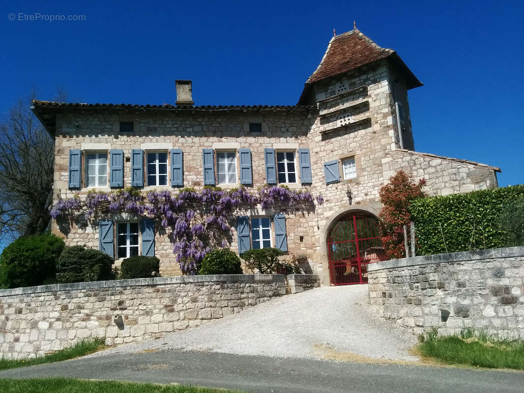Maison à SAINTE-CECILE-DU-CAYROU