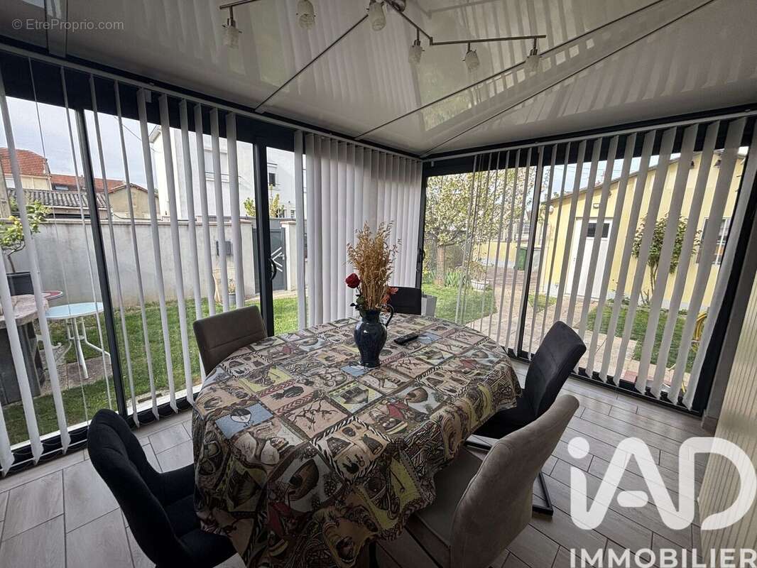 Photo 6 - Maison à SAINT-JULIEN-LES-VILLAS