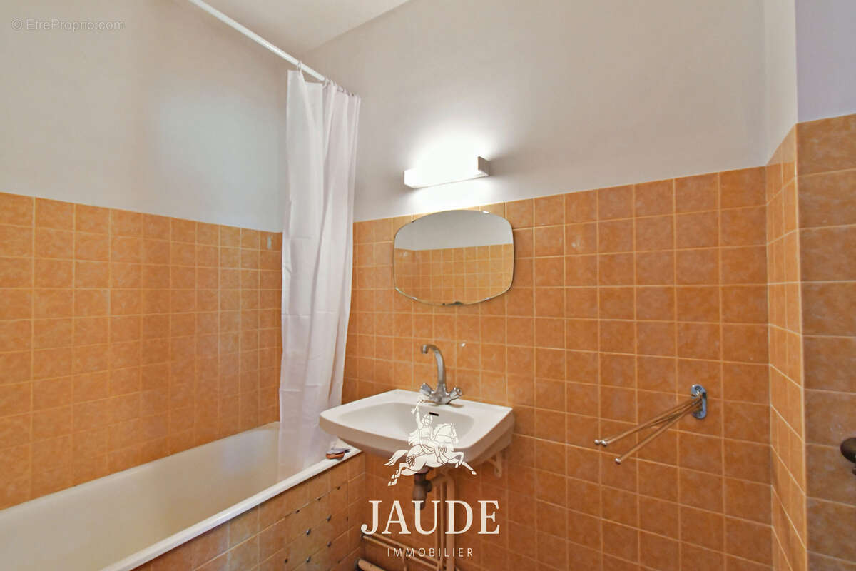 Maison d’architecte 160 m2 avec piscine + Appartement F3 de 61 m2 à rénover -Terrain 1 639 m2   L’Étang   Chan - photo 18