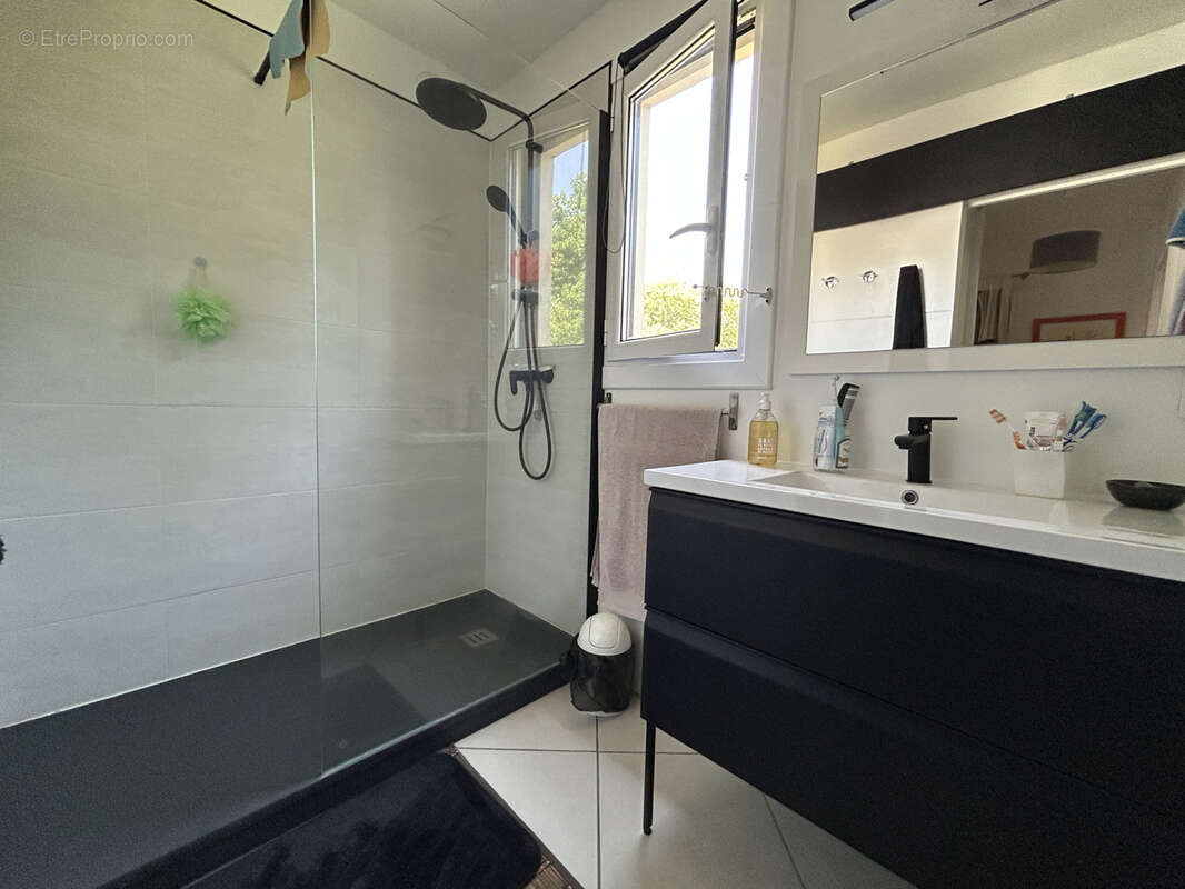 Quartier Aritxague -T4 - 80m2 - photo 7