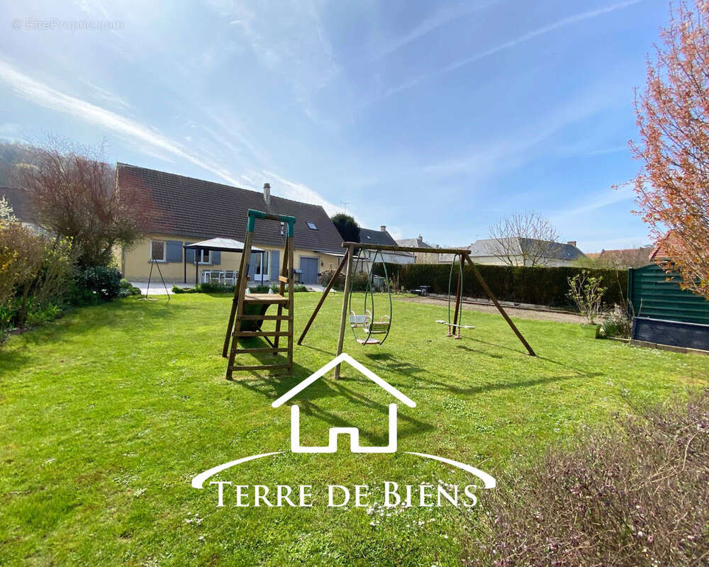 Maison à VIC-SUR-AISNE