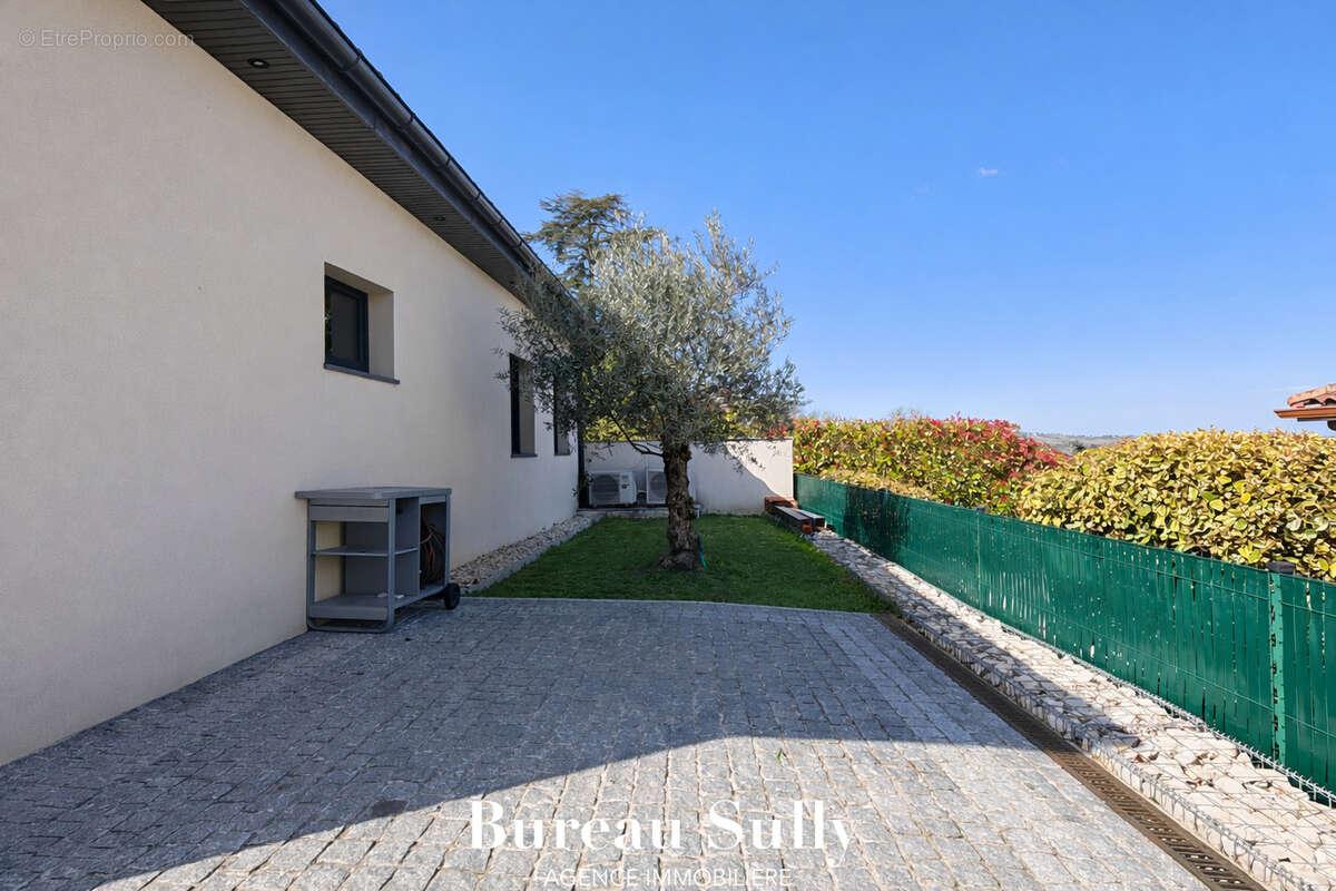 Maison à REVENTIN-VAUGRIS