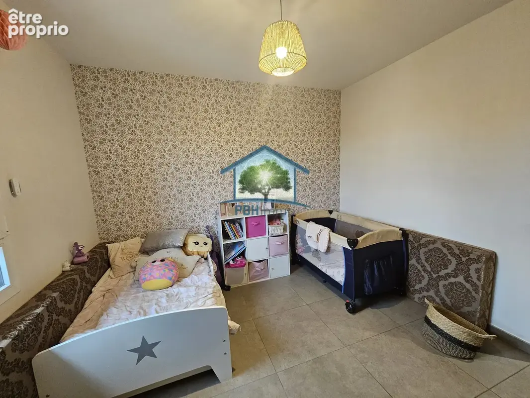 L'ISLE D'ABEAU, ensemble immobilier de deux villas avec piscine. - photo 11
