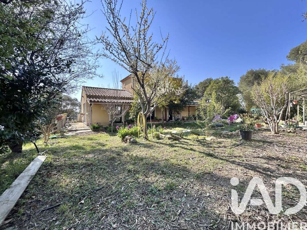 Photo 2 - Maison à SALON-DE-PROVENCE