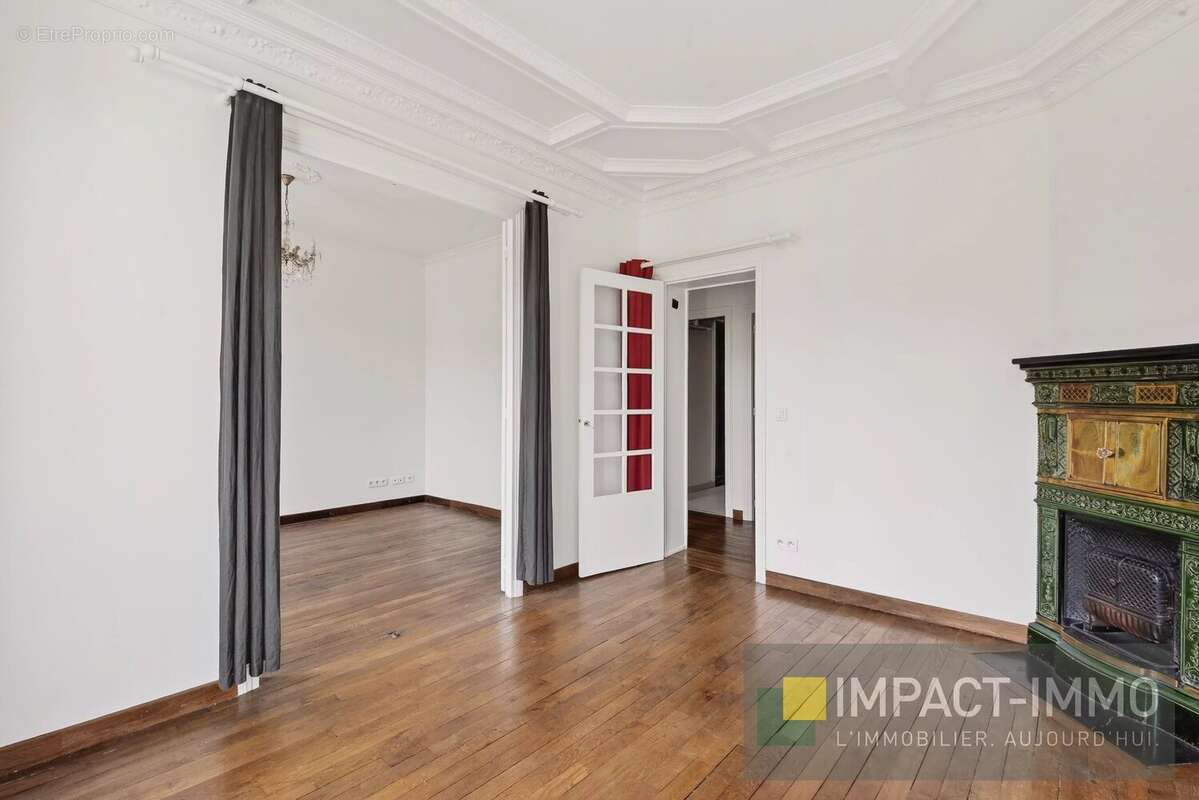 Appartement à COURBEVOIE