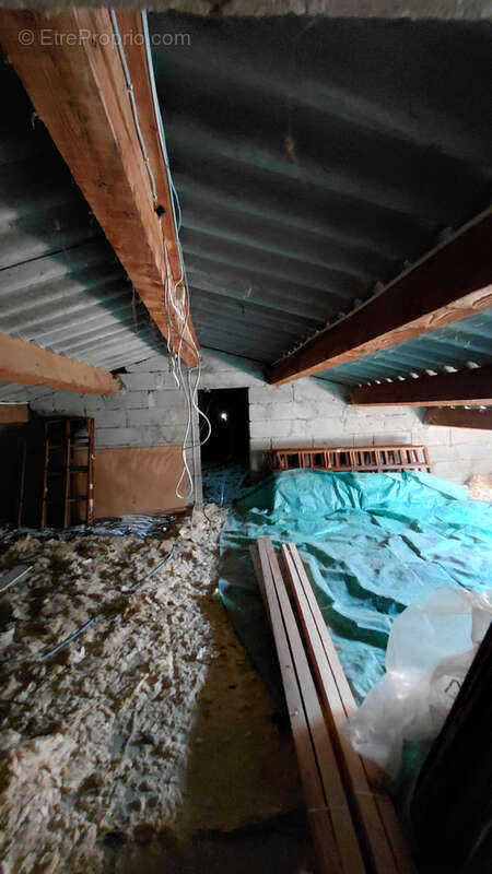 Maison à SAINT-MONTAN