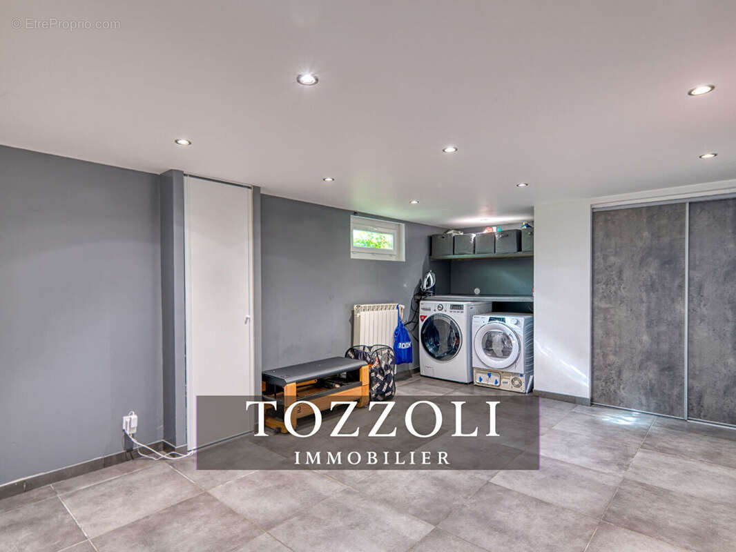 Maison à SAINT-LAURENT-DE-MURE