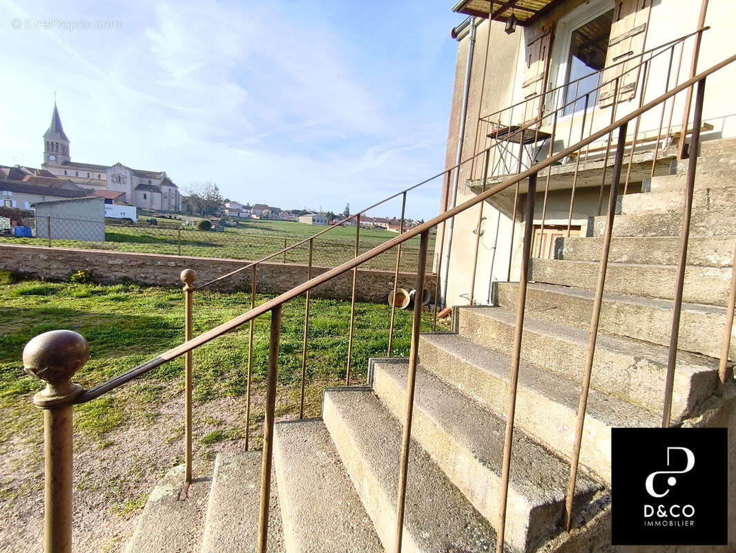 Maison à CHAROLLES