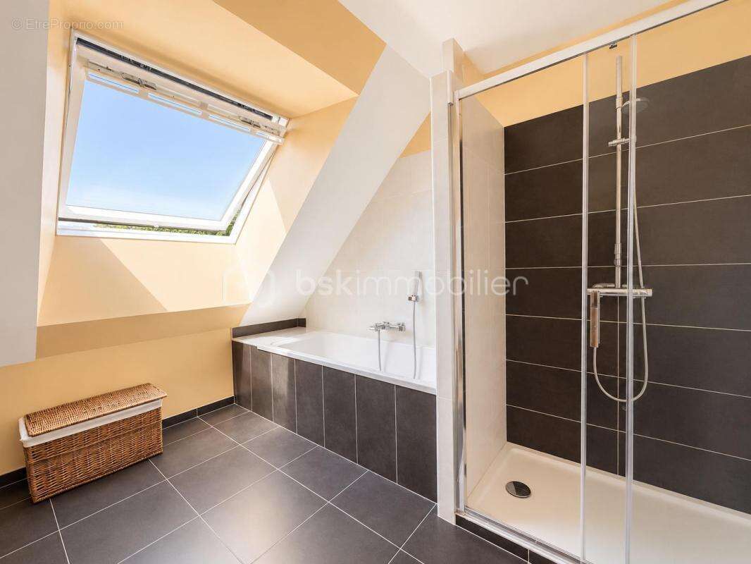 Coup de cœur ! Maison individuelle de 144 m² avec 4 chambres, sous-sol complet et terrain - photo 9