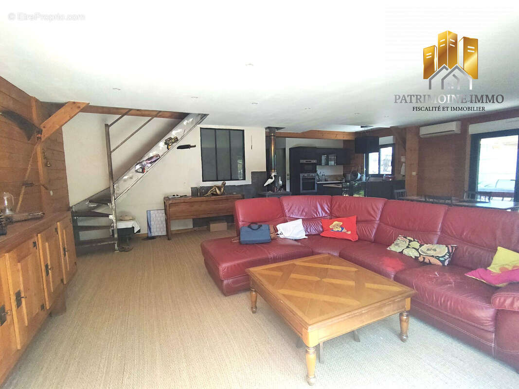 Maison 128 m² à Yvoy-Le-Marron  - photo 4