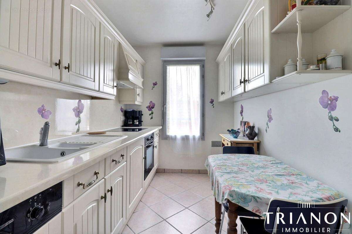 Appartement à VILLEPREUX
