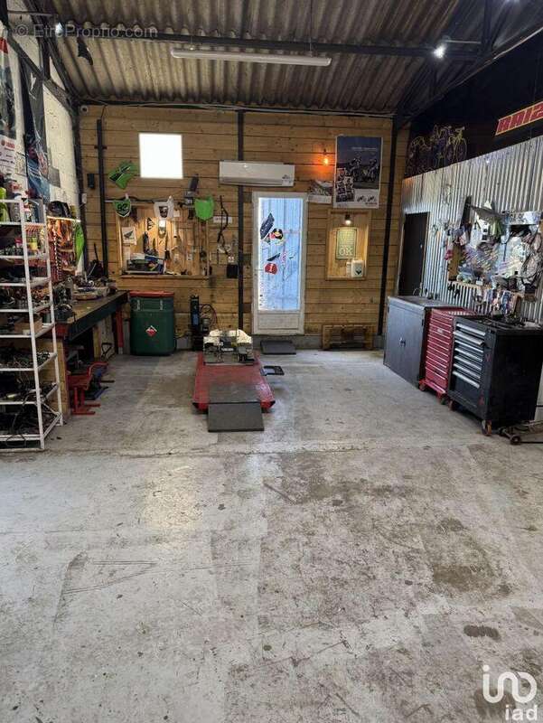 Photo 3 - Commerce à AVRAINVILLE